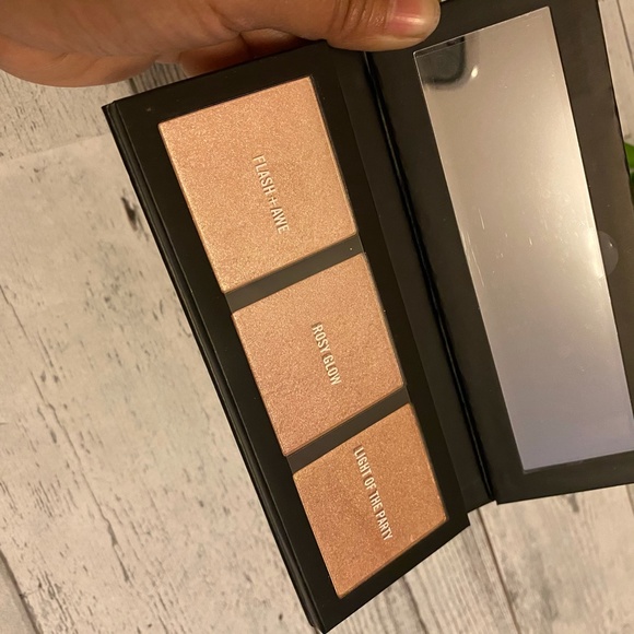 MAC cosmetics hyper real glow - Picture 3 of 5